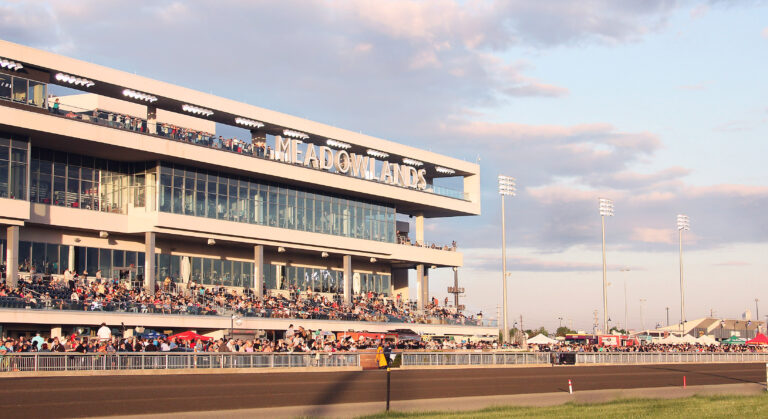 Complete list of horseraces tracks in the United States